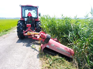 スライドモアー草刈り