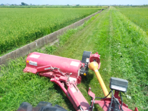 スライドモアー草刈り