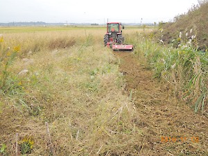 スライドモアー草刈り