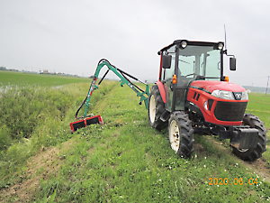 ツインモア草刈り