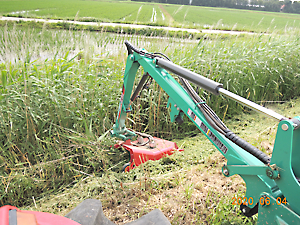 ツインモア草刈り