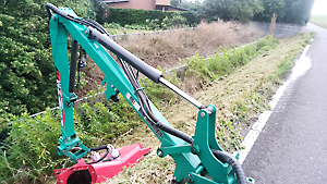 ツインモア草刈り