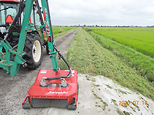 ツインモア草刈り