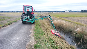 ツインモア草刈り