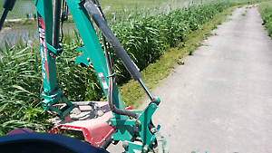 ツインモア草刈り