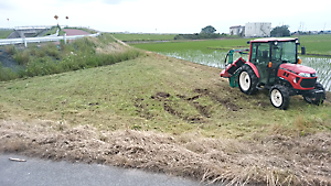 ツインモア草刈り