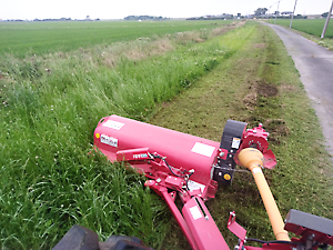 草刈り（スライドモア）