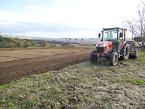 植栽準備（耕運）
