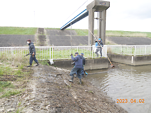 水路清掃、ポンプ点検