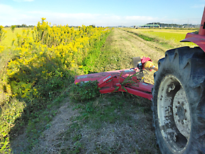 草刈り（スライドモア）