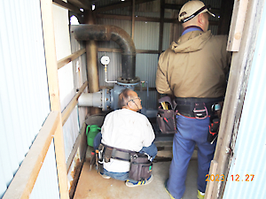 毛揚機場ポンプ設置立会い